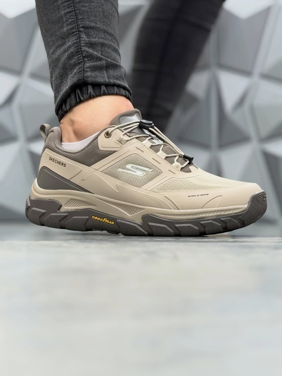 کفش اسکیچرز اولترا (Skechers Ultra) زیره ایوا و کفی طبی؛ سبکترین کتونی پیادهروی روزمره