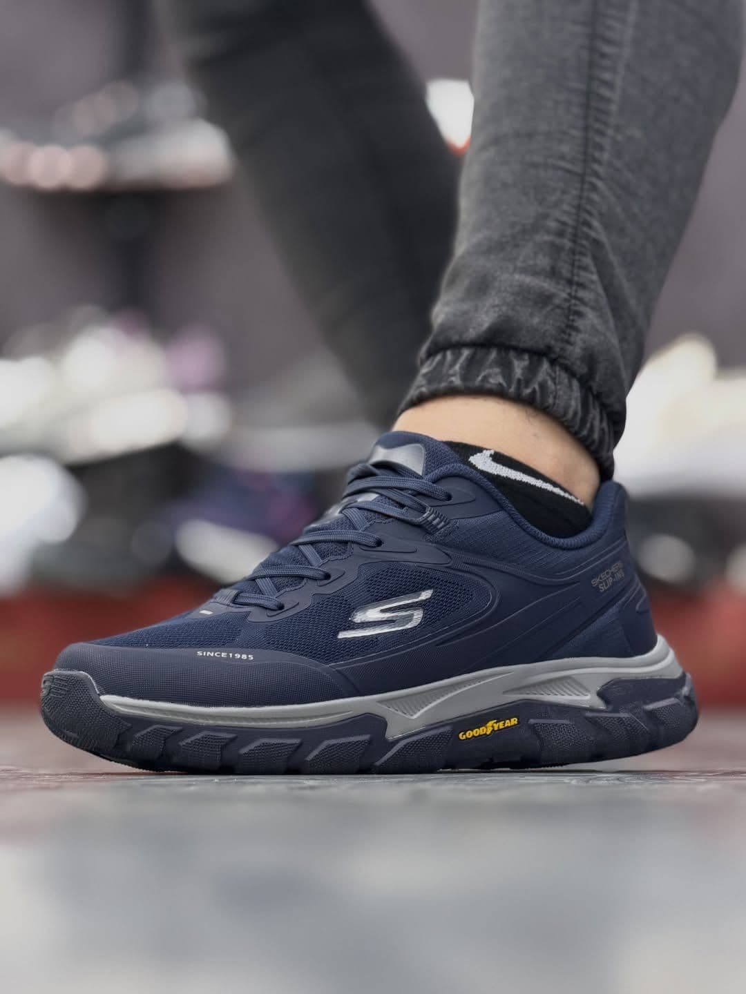 خرید و قیمت کتانی اسکیچرز گودیر (Skechers Goodyear) | آتناکالا